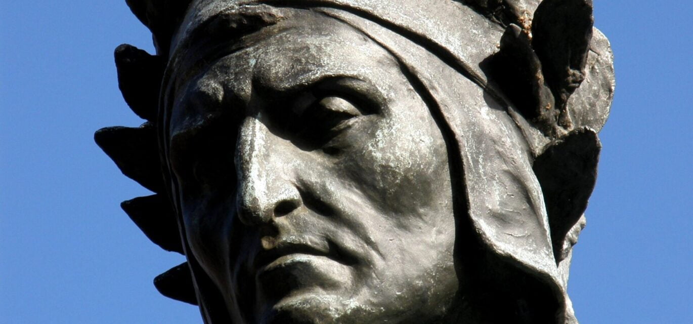 Statue crowned with laurels