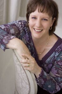 Head shot of New Zealand author Dawn Grant