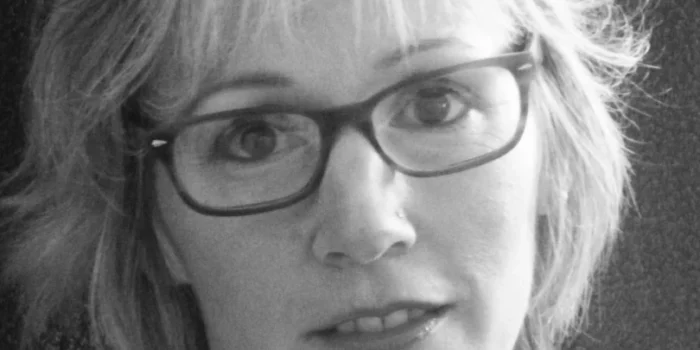 headshot of author Jackie Griffiths