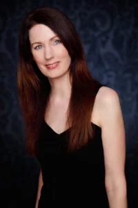 Head and shoulders photo of Rachel Amphlett