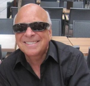 Headshot of Glenn Ashton