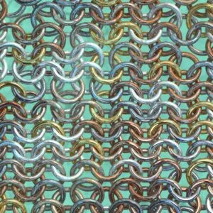 grid of metal chain links all interconnected